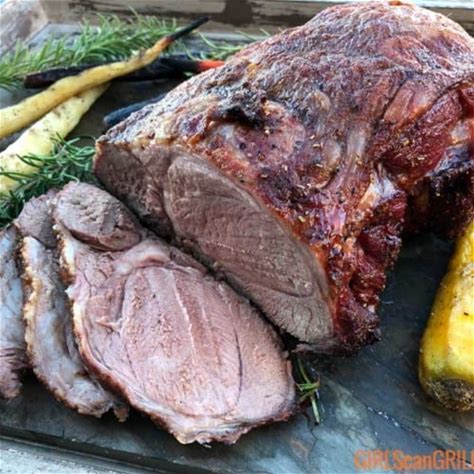 How to smoke a leg of lamb on a propane grill